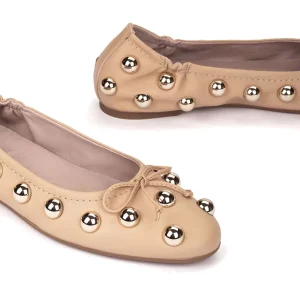 Bailarina tachas piel arena | PEDRO MIRALLES Outlet